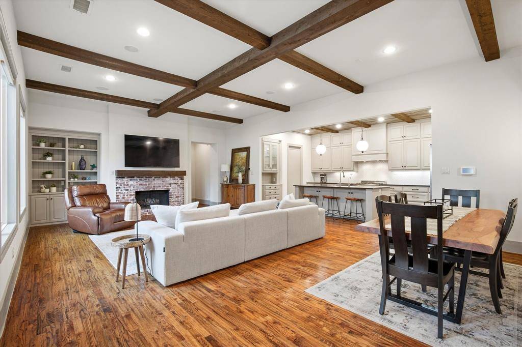 2627 Mount View Drive, Farmers Branch, TX 75234