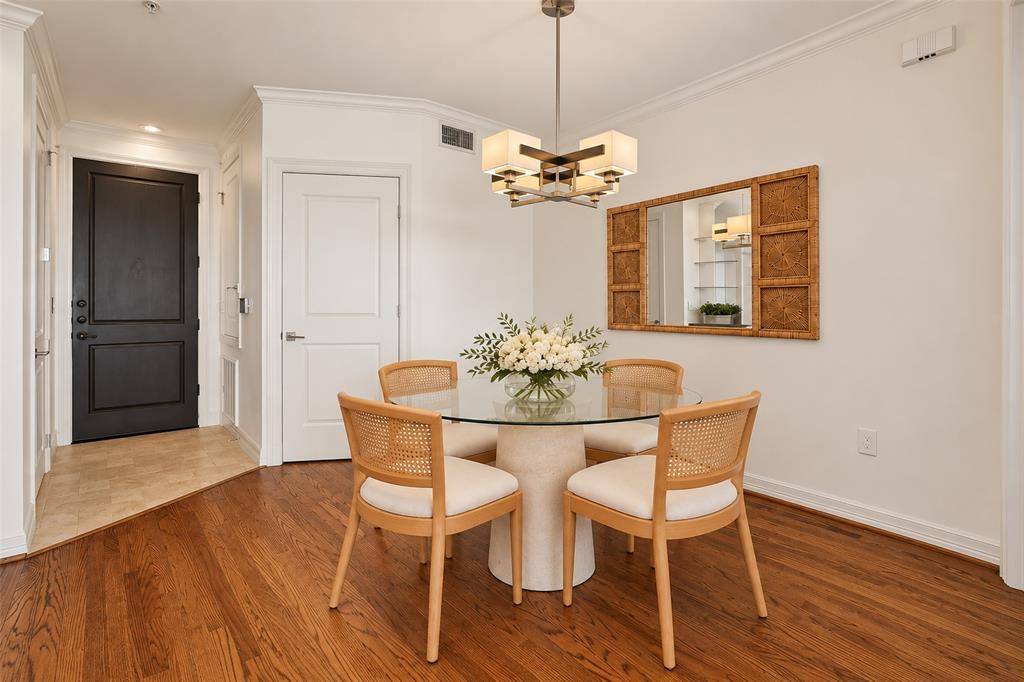 8616 Turtle Creek Boulevard #323, Dallas, TX 75225