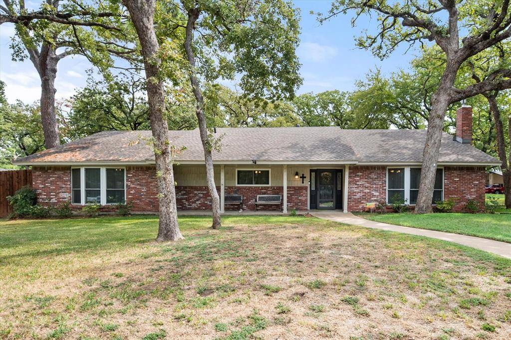 1001 Whispering Oak Court, Arlington, TX 76012
