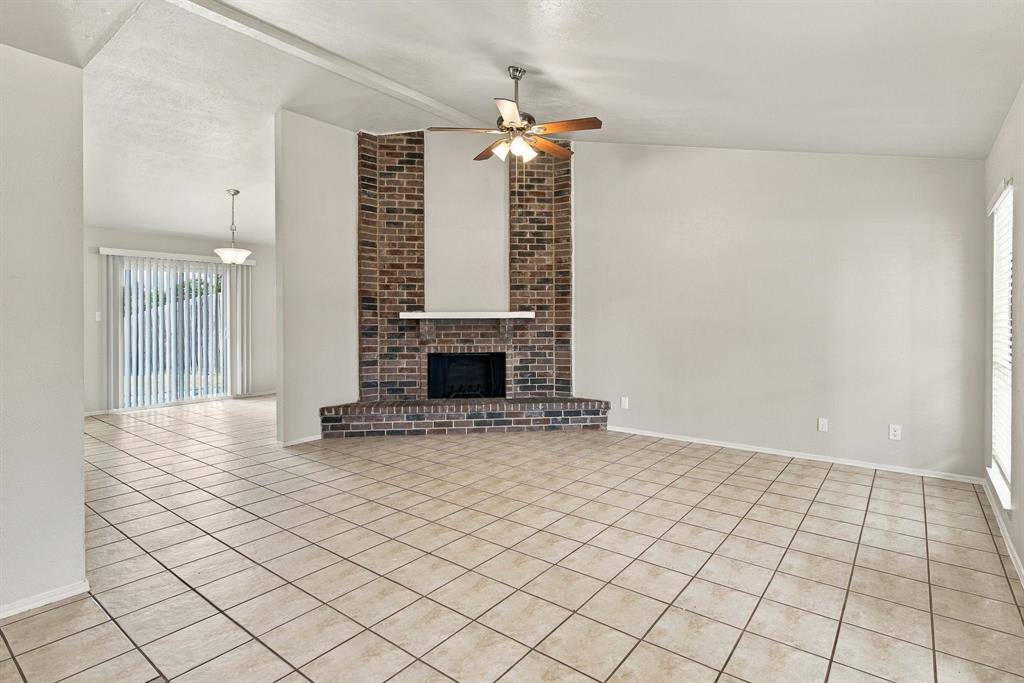 125 Rustic Ridge Drive, Garland, TX 75040