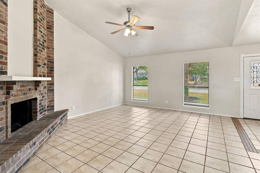 125 Rustic Ridge Drive, Garland, TX 75040