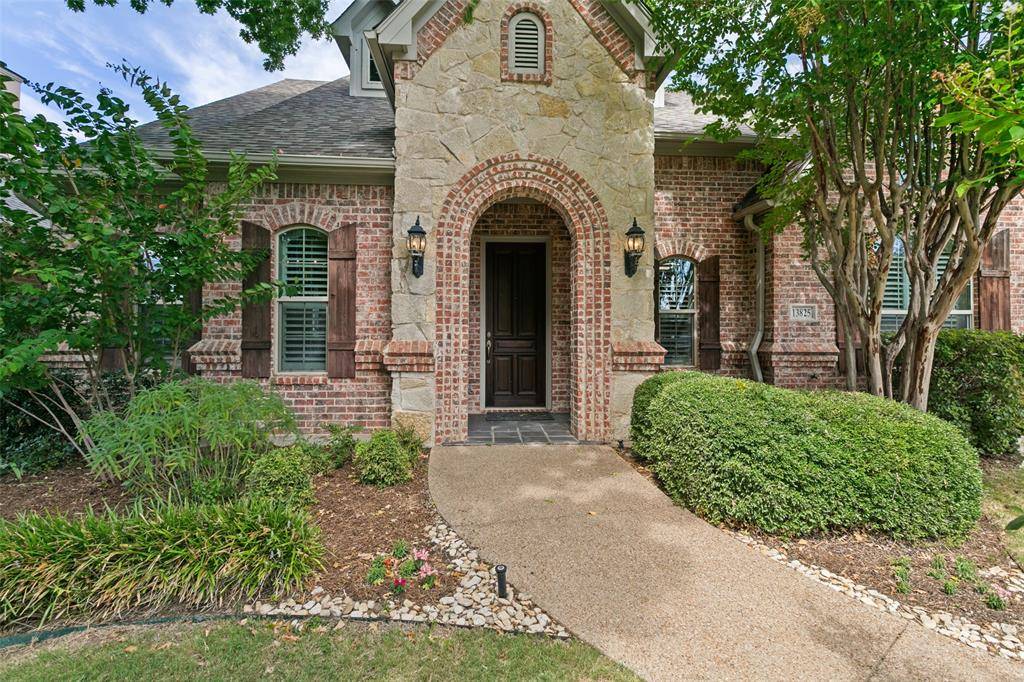13825 E Riviera Drive, Fort Worth, TX 76028
