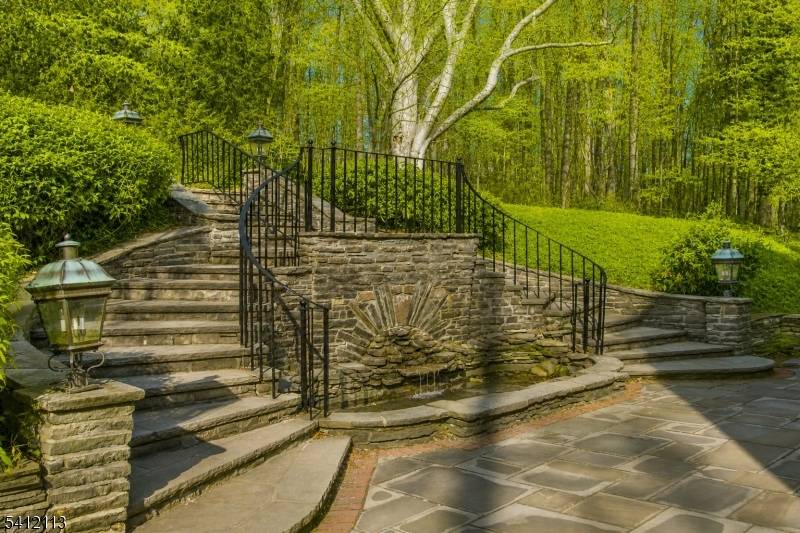 5 Rocky Way, West Orange Twp., NJ 07052
