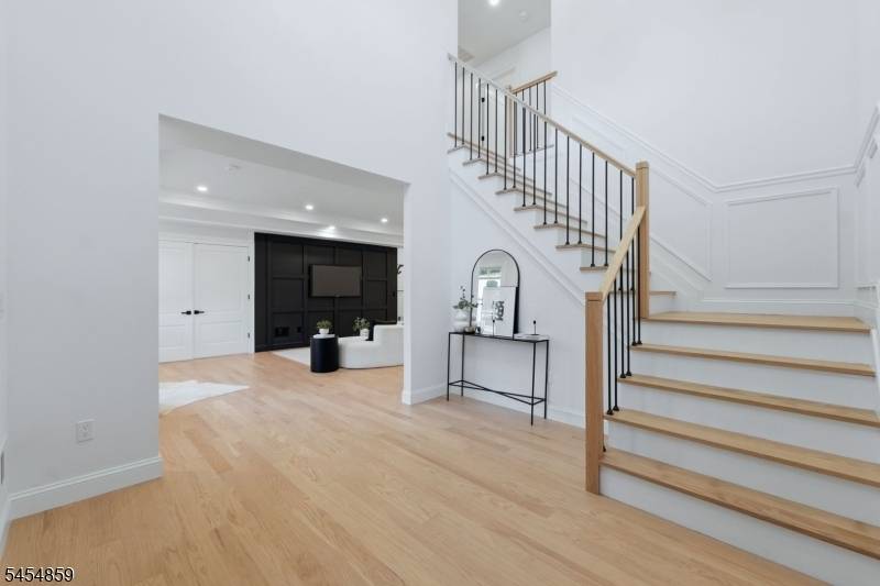 17 Blake Dr, Clark Twp., NJ 07066
