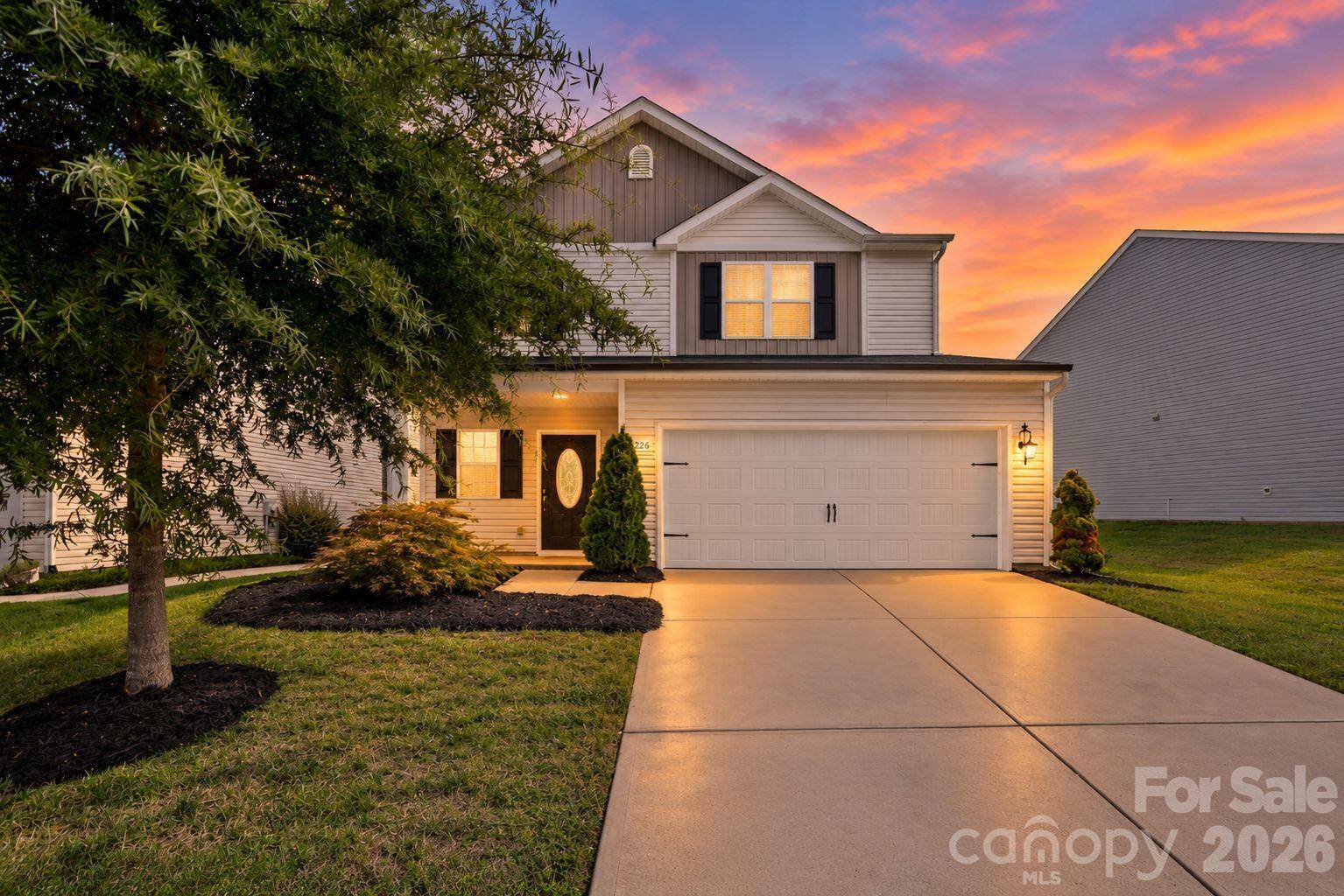 8226 Paw Valley LN, Charlotte, NC 28214
