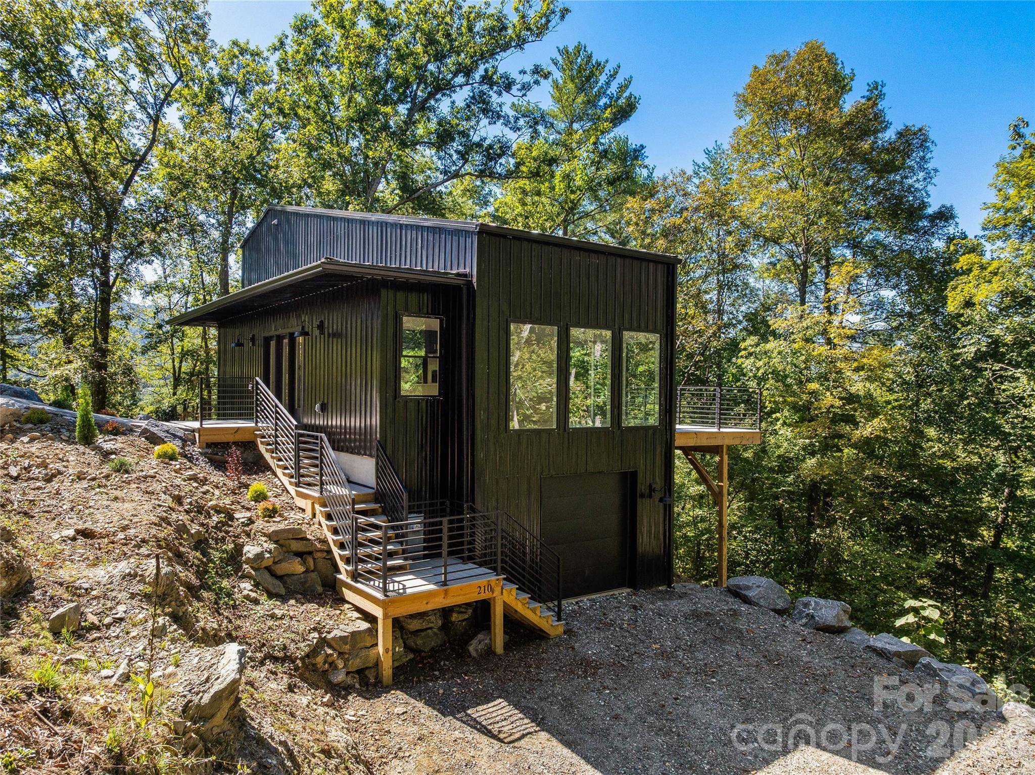 210 Overlook LN, Marshall, NC 28753