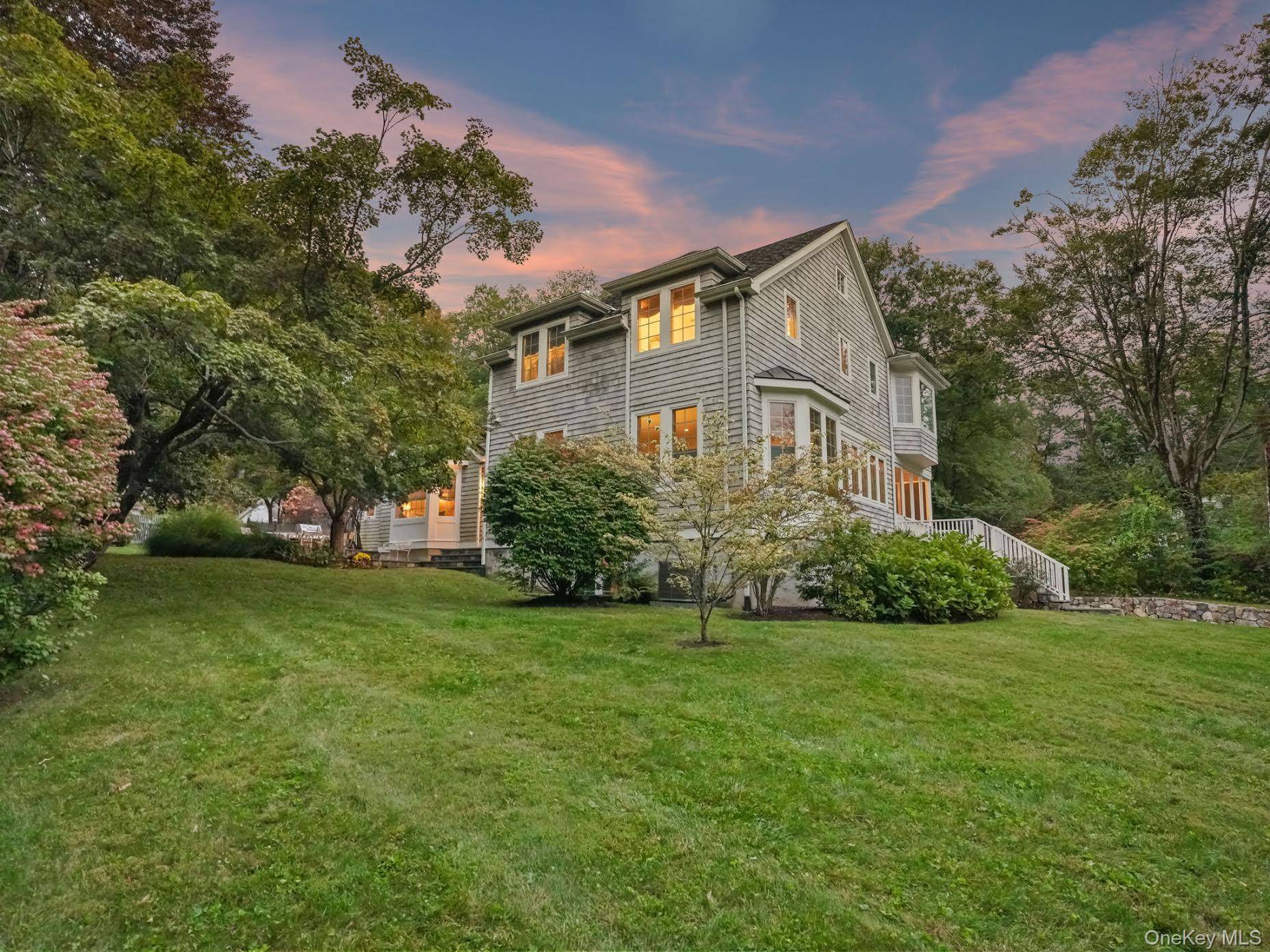 10 Hickory LN, Bedford, NY 10506