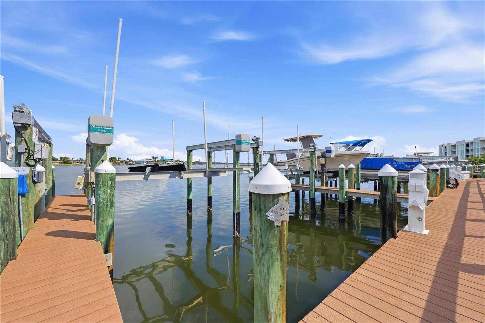 1375 BEACH RD #210 & SLIP 21, Englewood, FL 34223