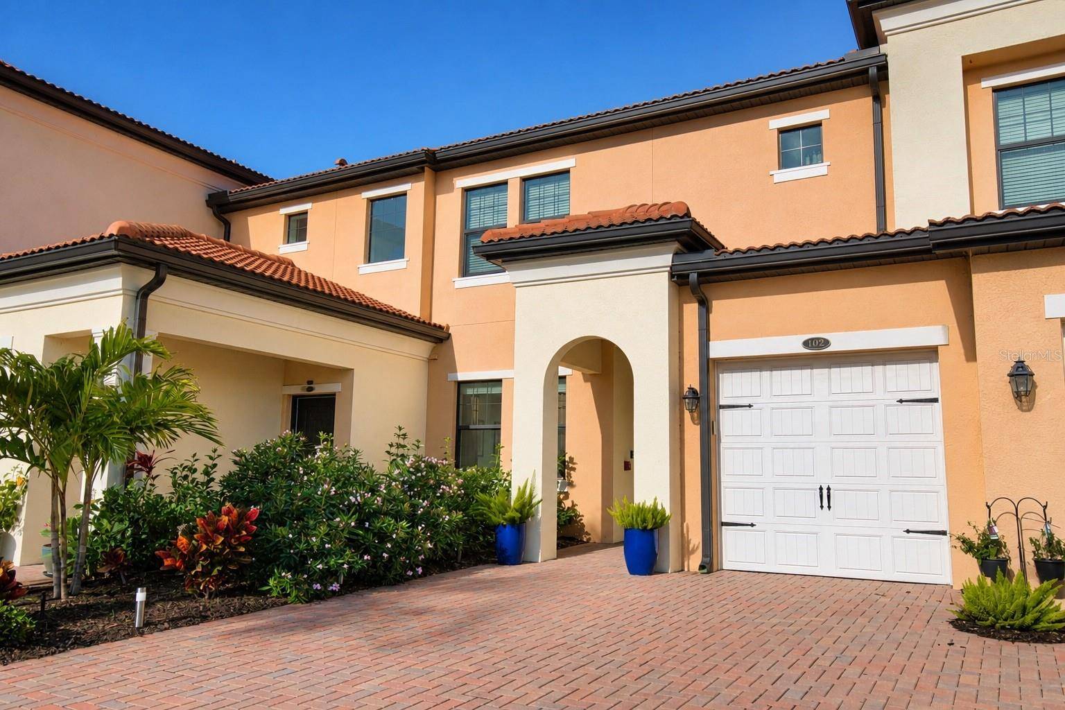 10042 CROOKED CREEK DR #102, Venice, FL 34293