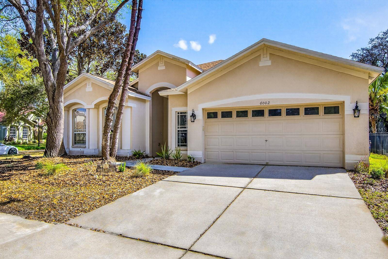 6002 MARTINGLADE PL, Lithia, FL 33547