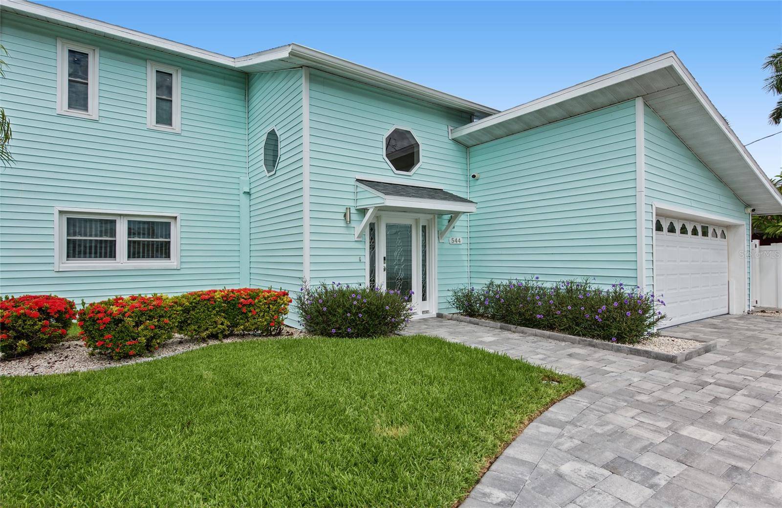 544 LILLIAN DR, Madeira Beach, FL 33708