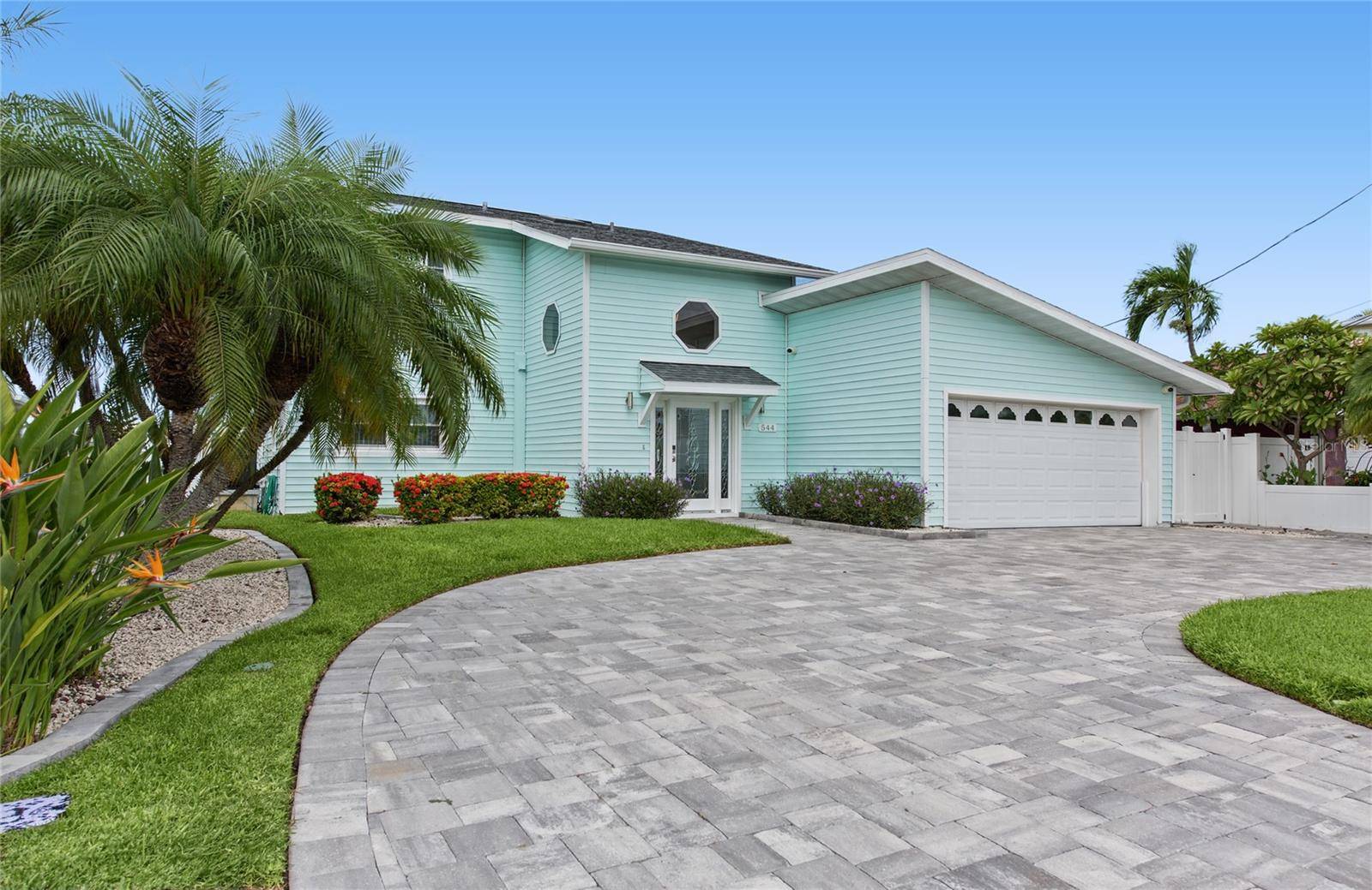 544 LILLIAN DR, Madeira Beach, FL 33708