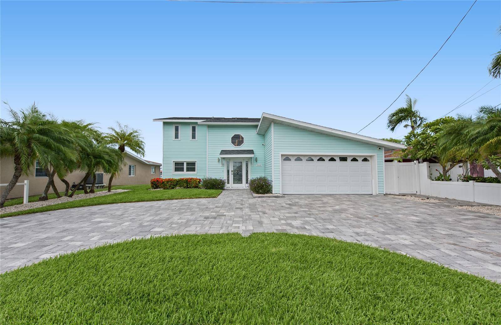 544 LILLIAN DR, Madeira Beach, FL 33708