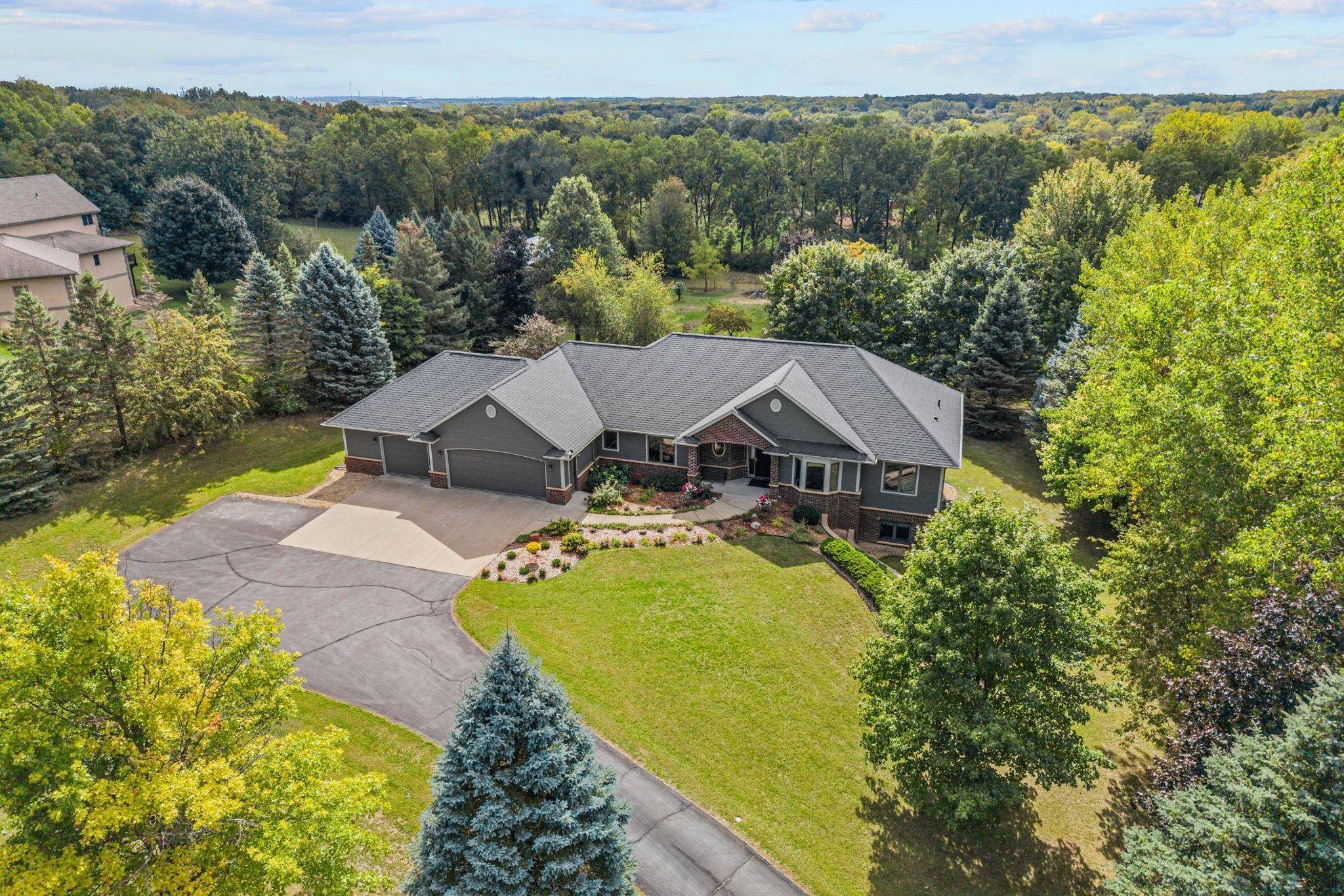 1006 105th ST W, Inver Grove Heights, MN 55077