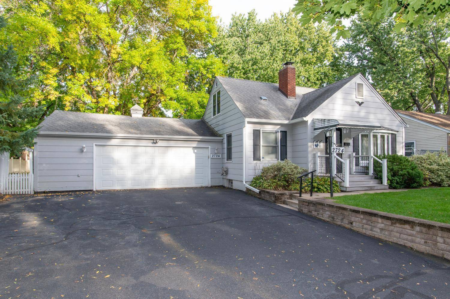 2724 France AVE N, Robbinsdale, MN 55422