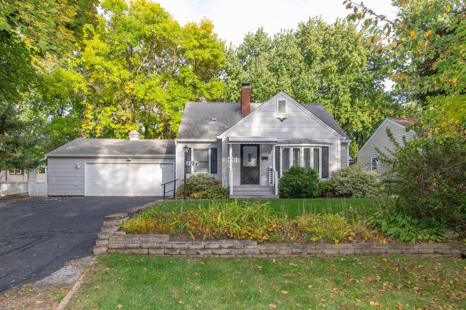 2724 France AVE N, Robbinsdale, MN 55422