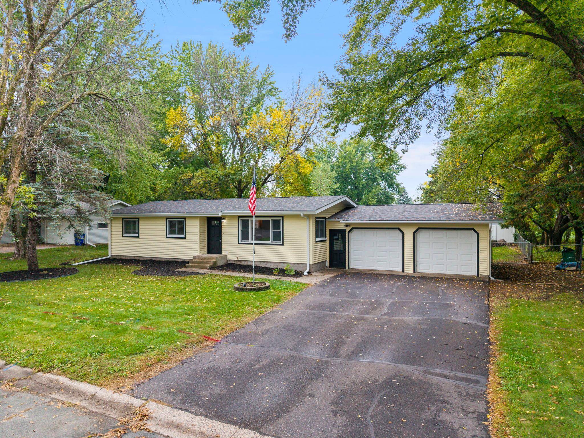 1397 Meadowlark LN, New Richmond, WI 54017
