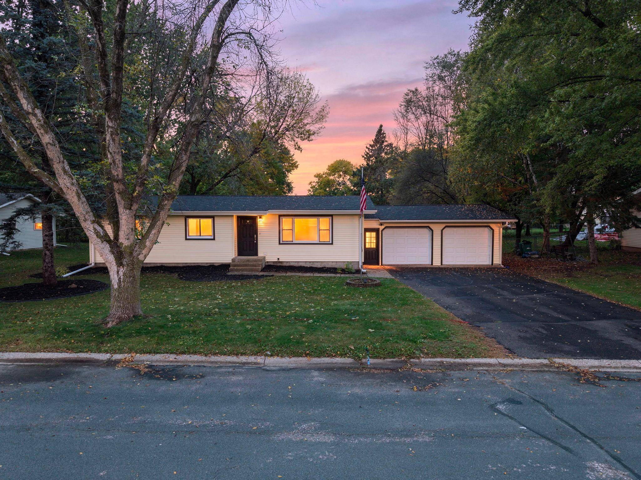 1397 Meadowlark LN, New Richmond, WI 54017