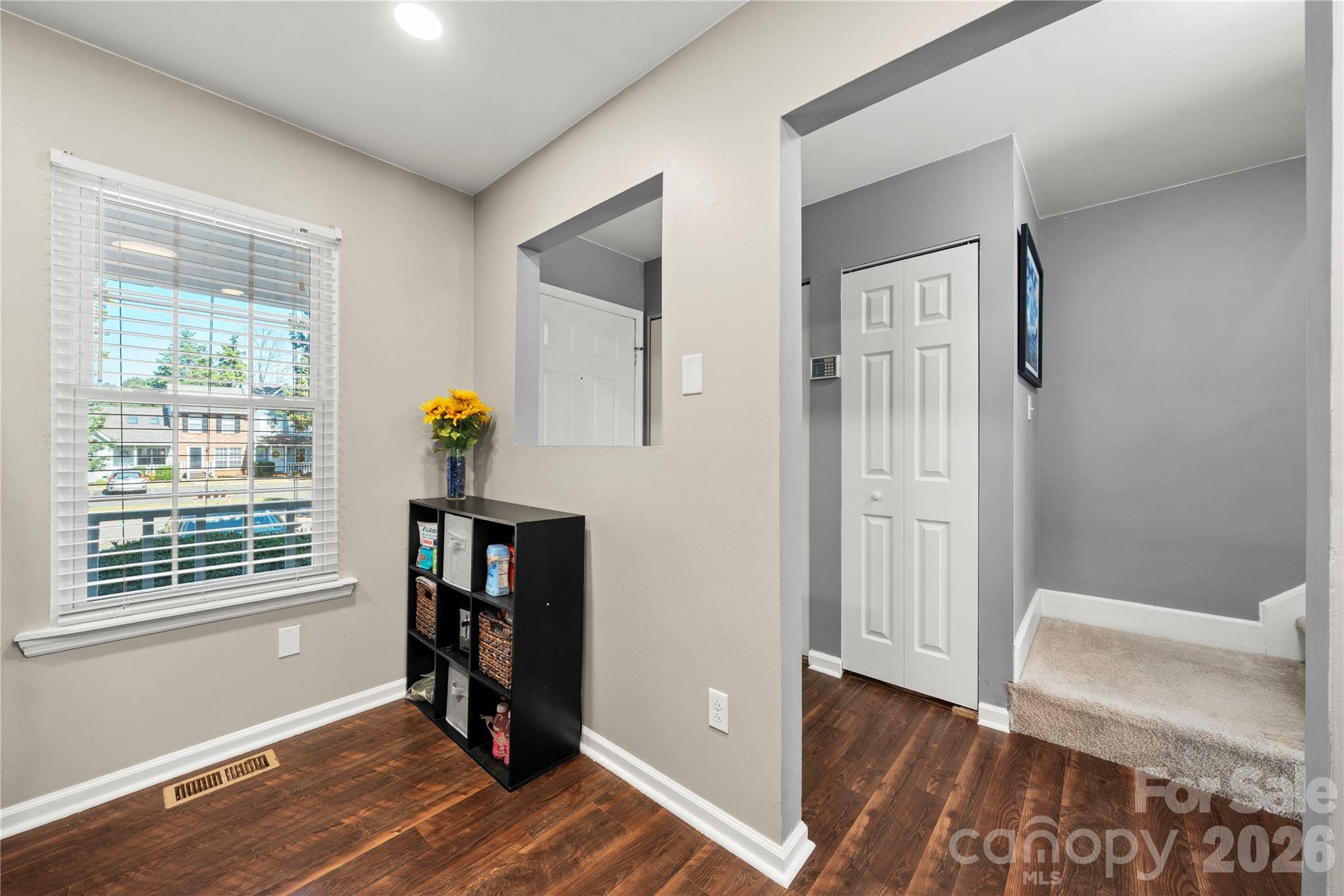 8251 Circle Tree LN, Charlotte, NC 28277