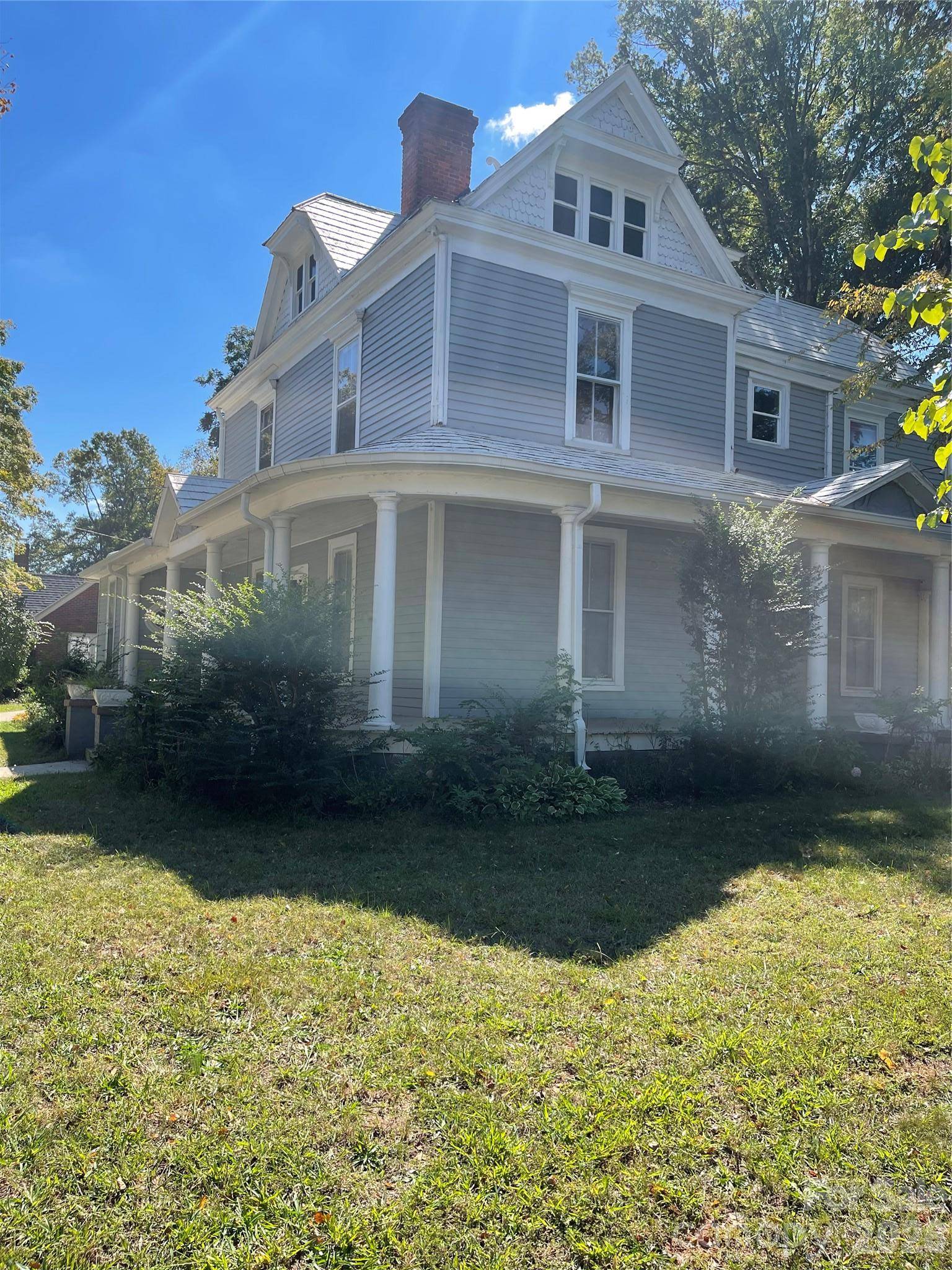 334 Davie AVE, Statesville, NC 28677