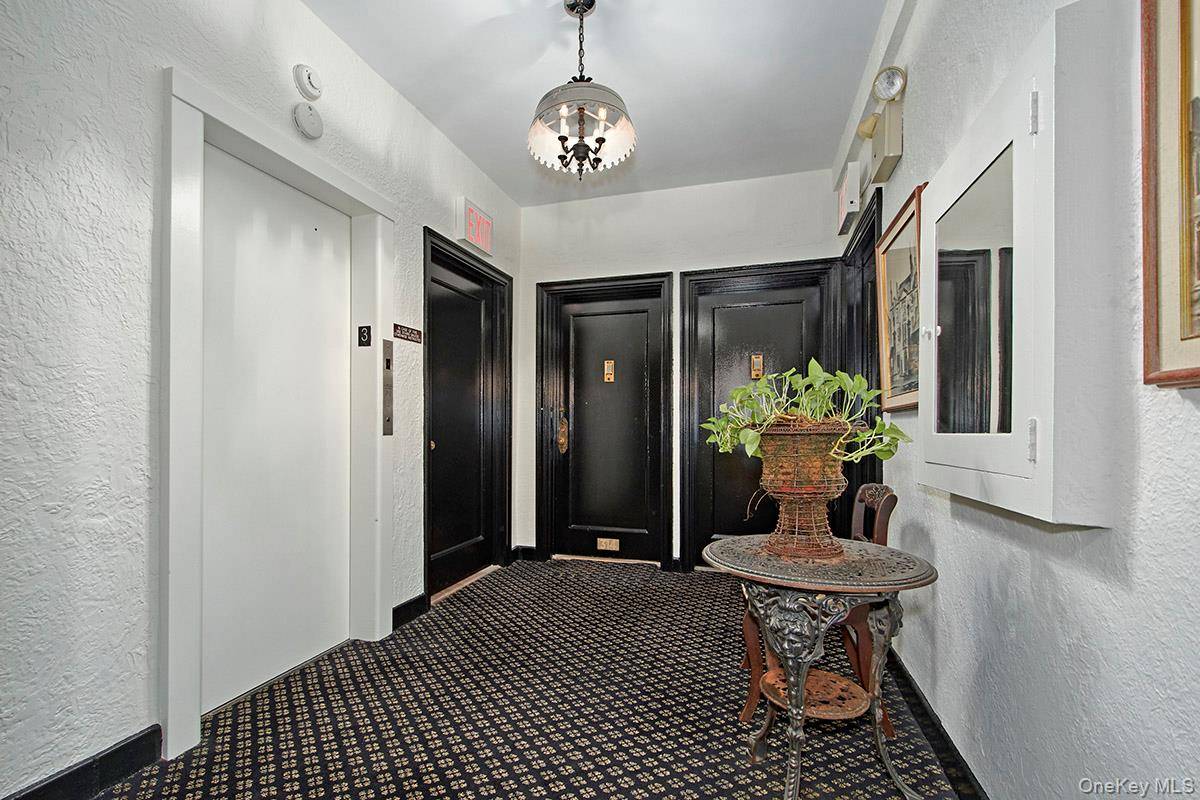 16 N Chatsworth AVE #311, Larchmont, NY 10538