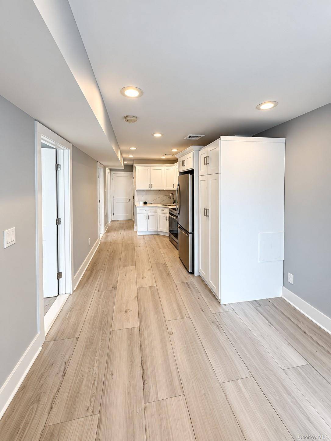 218 SUNRISE #2W, Rockville Centre, NY 11570
