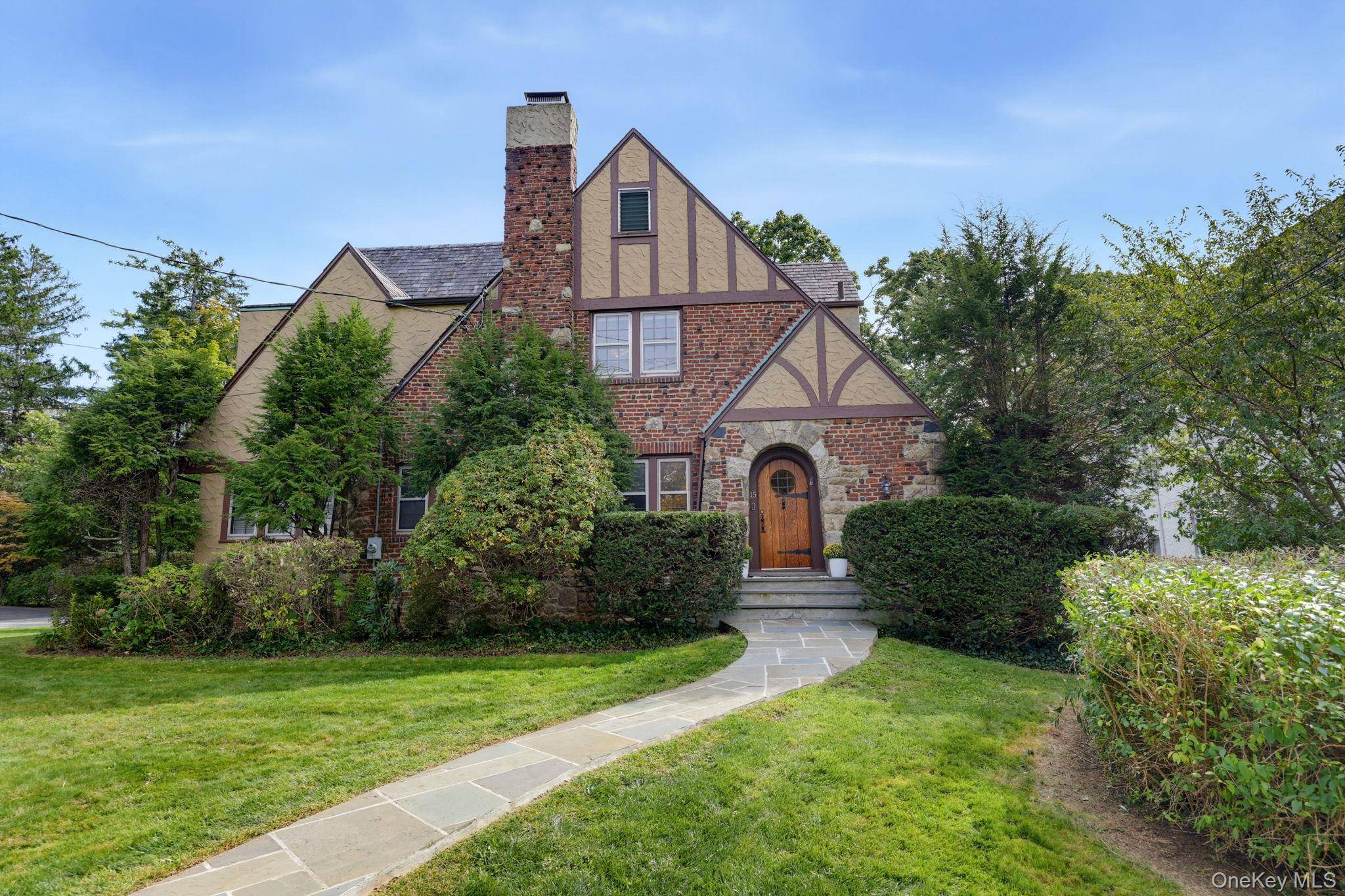 15 Stratton RD, Scarsdale, NY 10583