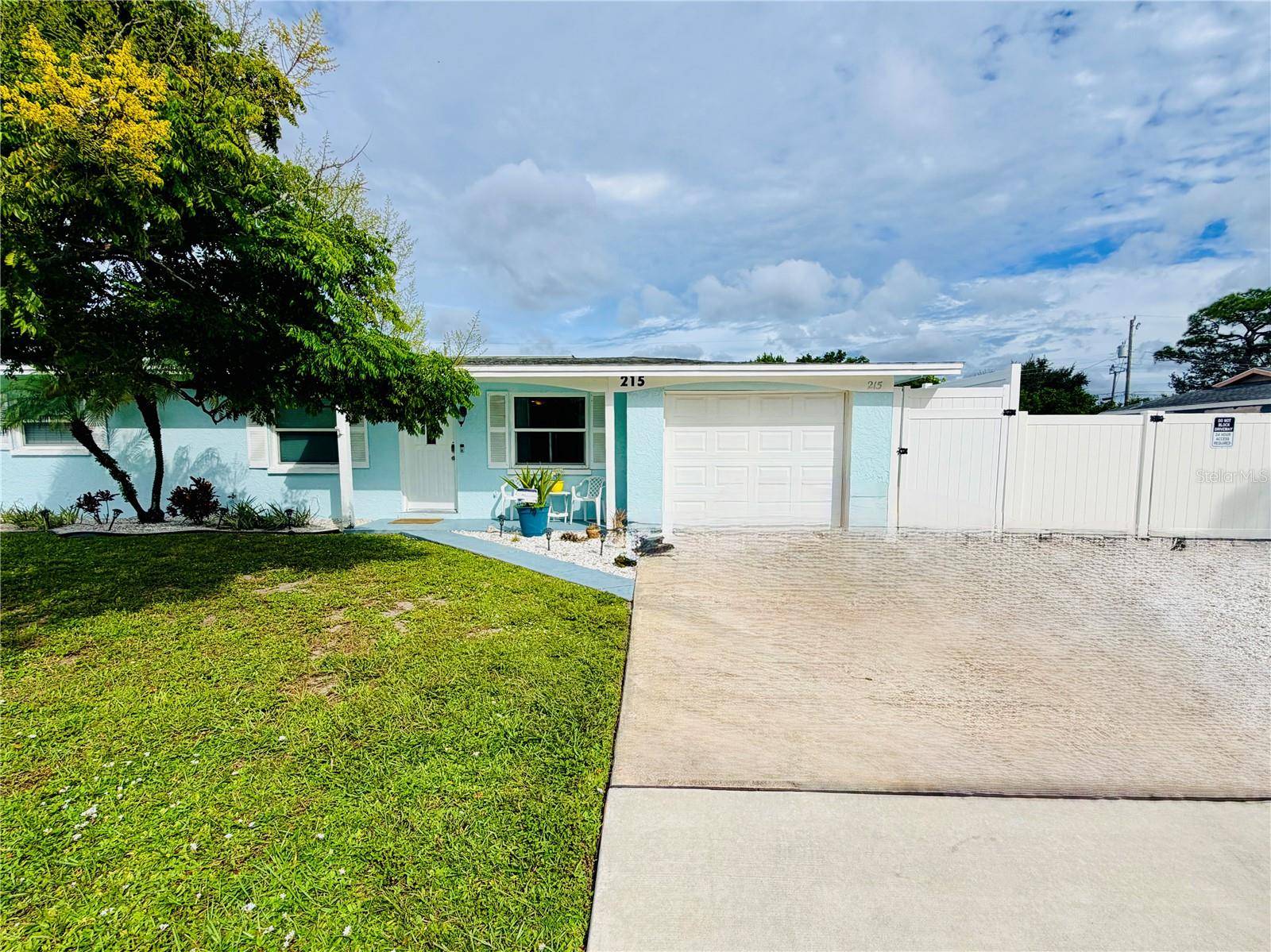 215 60TH ST NW, Bradenton, FL 34209