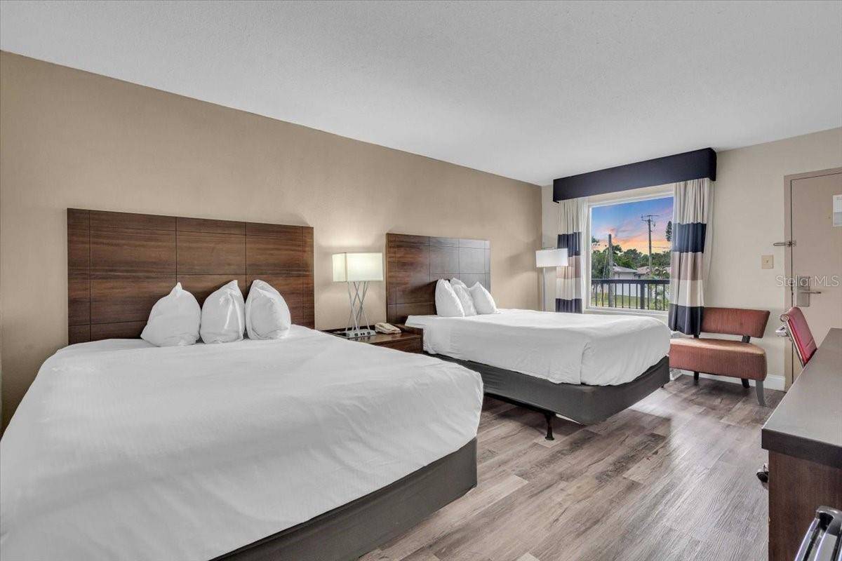 7150 N TAMIAMI TRL #S615, Sarasota, FL 34243
