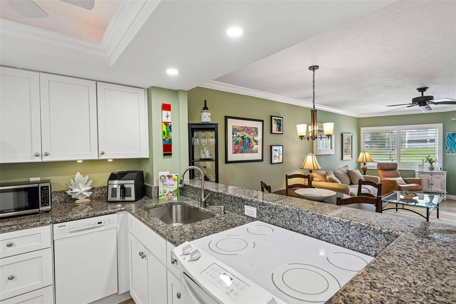 1300 N PORTOFINO DR #105, Sarasota, FL 34242