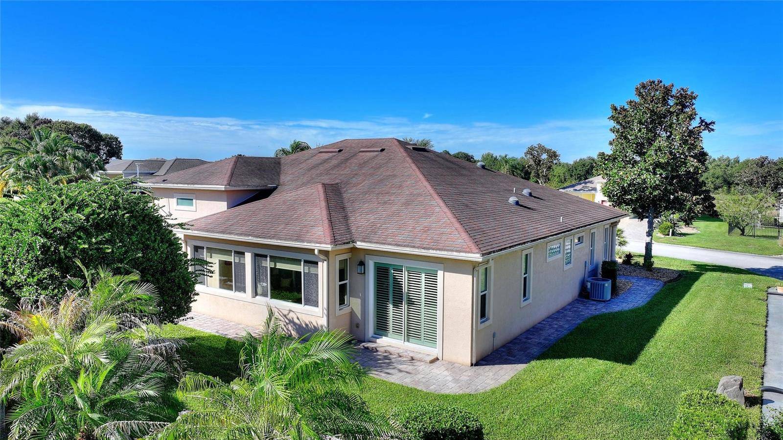 335 CRUISERS DR, Polk City, FL 33868