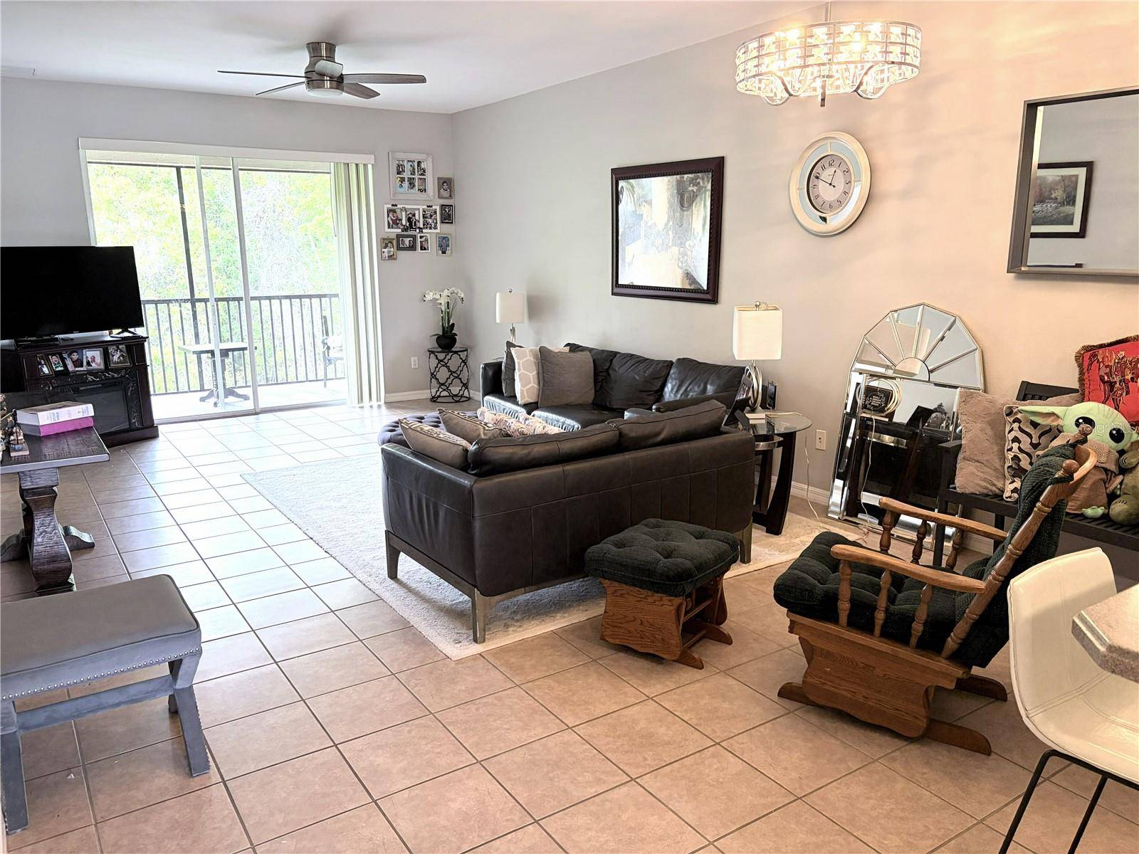 9422 MYRTLE CREEK LN #812, Orlando, FL 32832