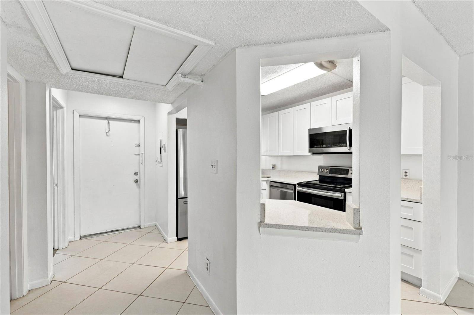 2051 SKIMMER CT W #112, Clearwater, FL 33762