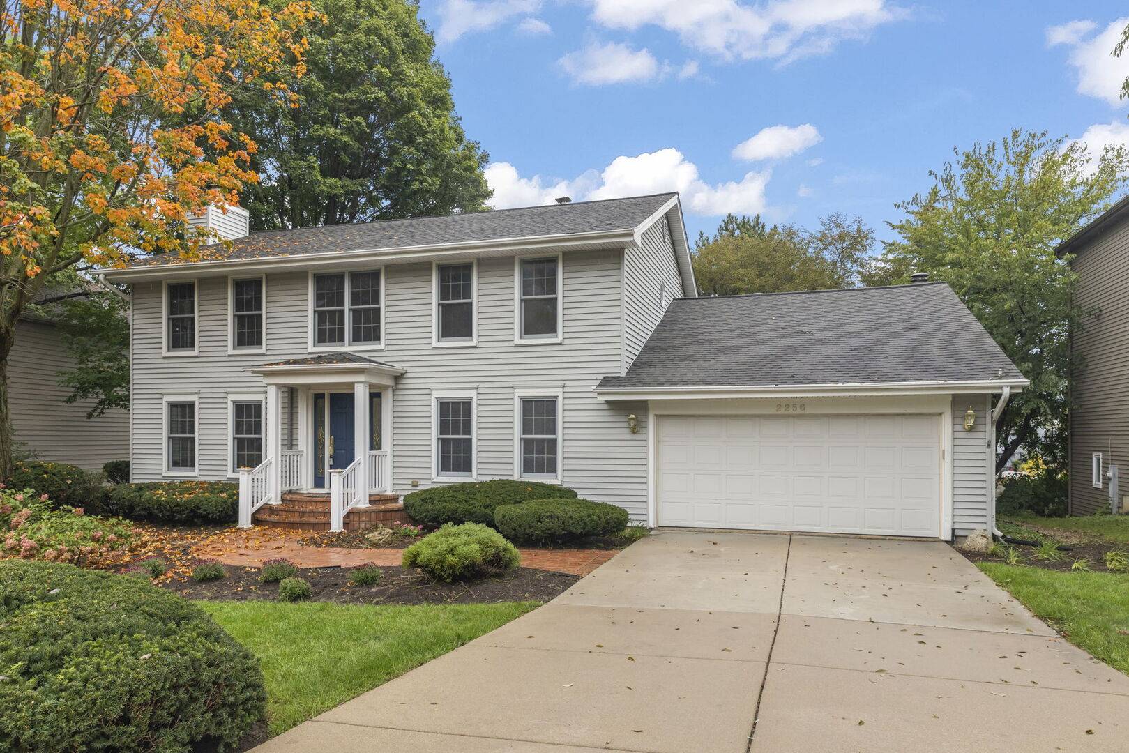 2256 Ridgewood RD, Lisle, IL 60532