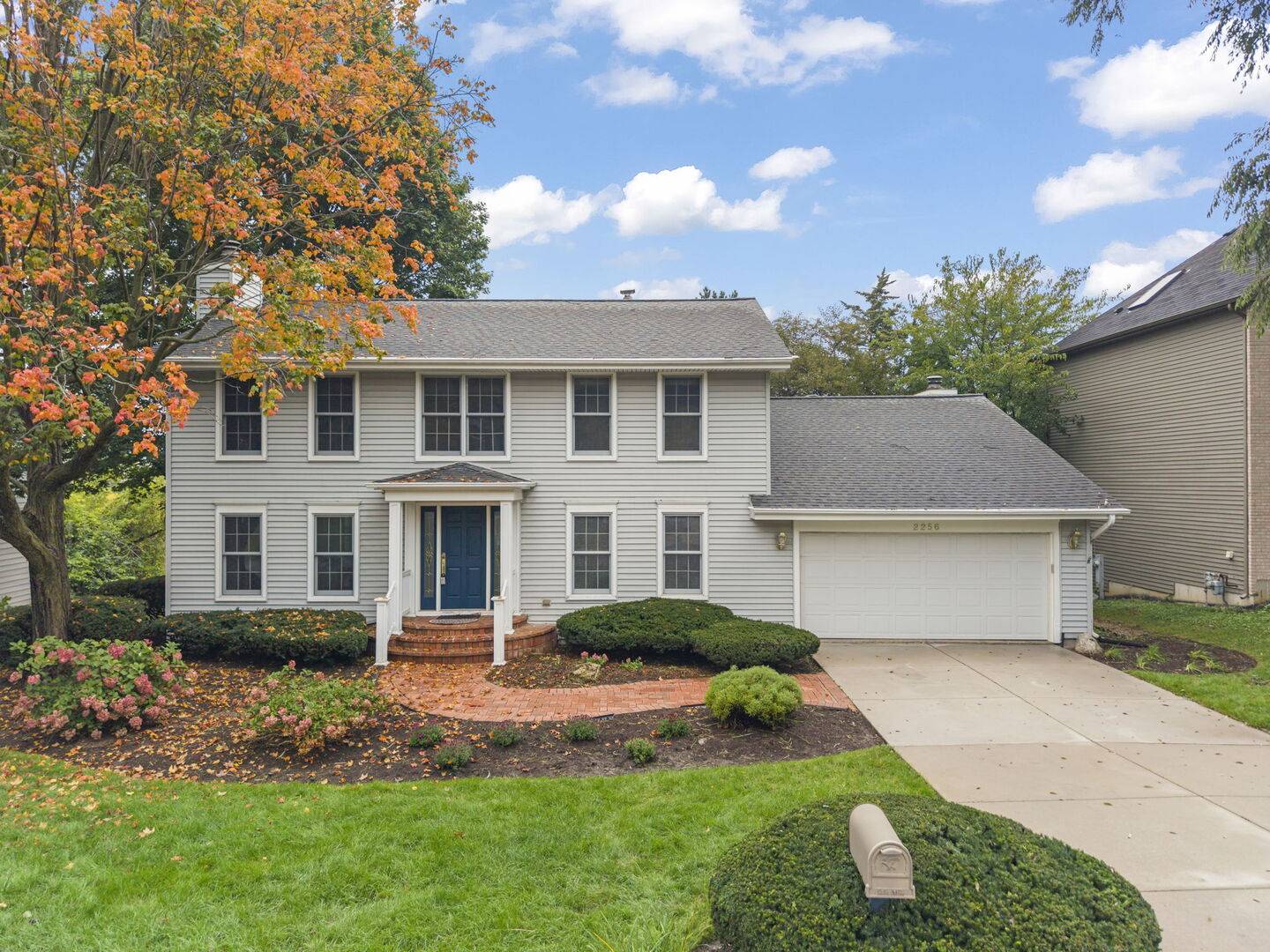 2256 Ridgewood RD, Lisle, IL 60532