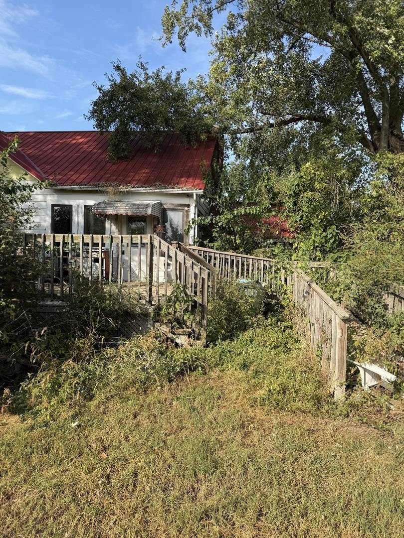 8141 E Tamaroa RD, Tamaroa, IL 62888