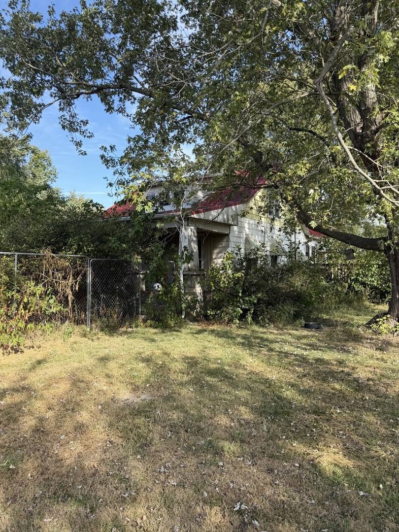 8141 E Tamaroa RD, Tamaroa, IL 62888