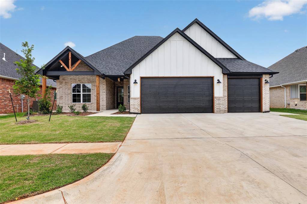 10404 SW 49th ST, Mustang, OK 73064