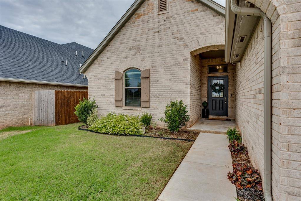 9208 SW 41st ST, Oklahoma City, OK 73179