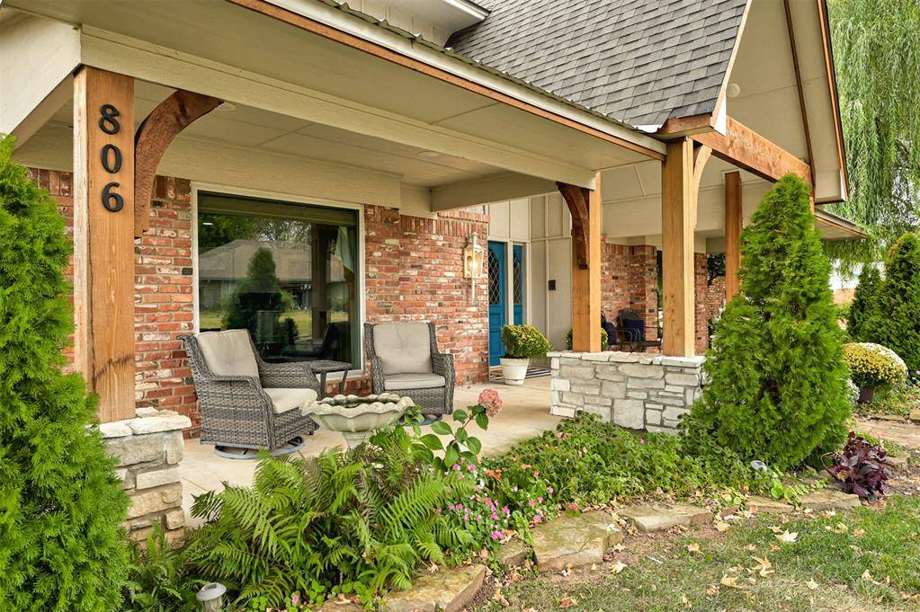 806 Glenmanor DR, Midwest City, OK 73110