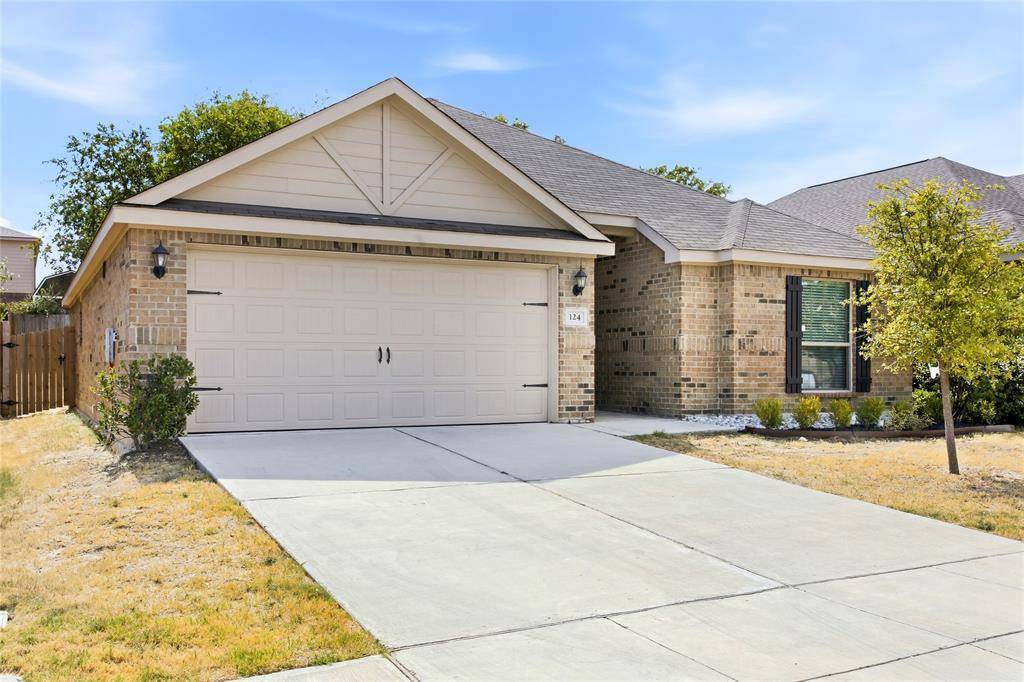 124 Morning Glory Drive, Sanger, TX 76266