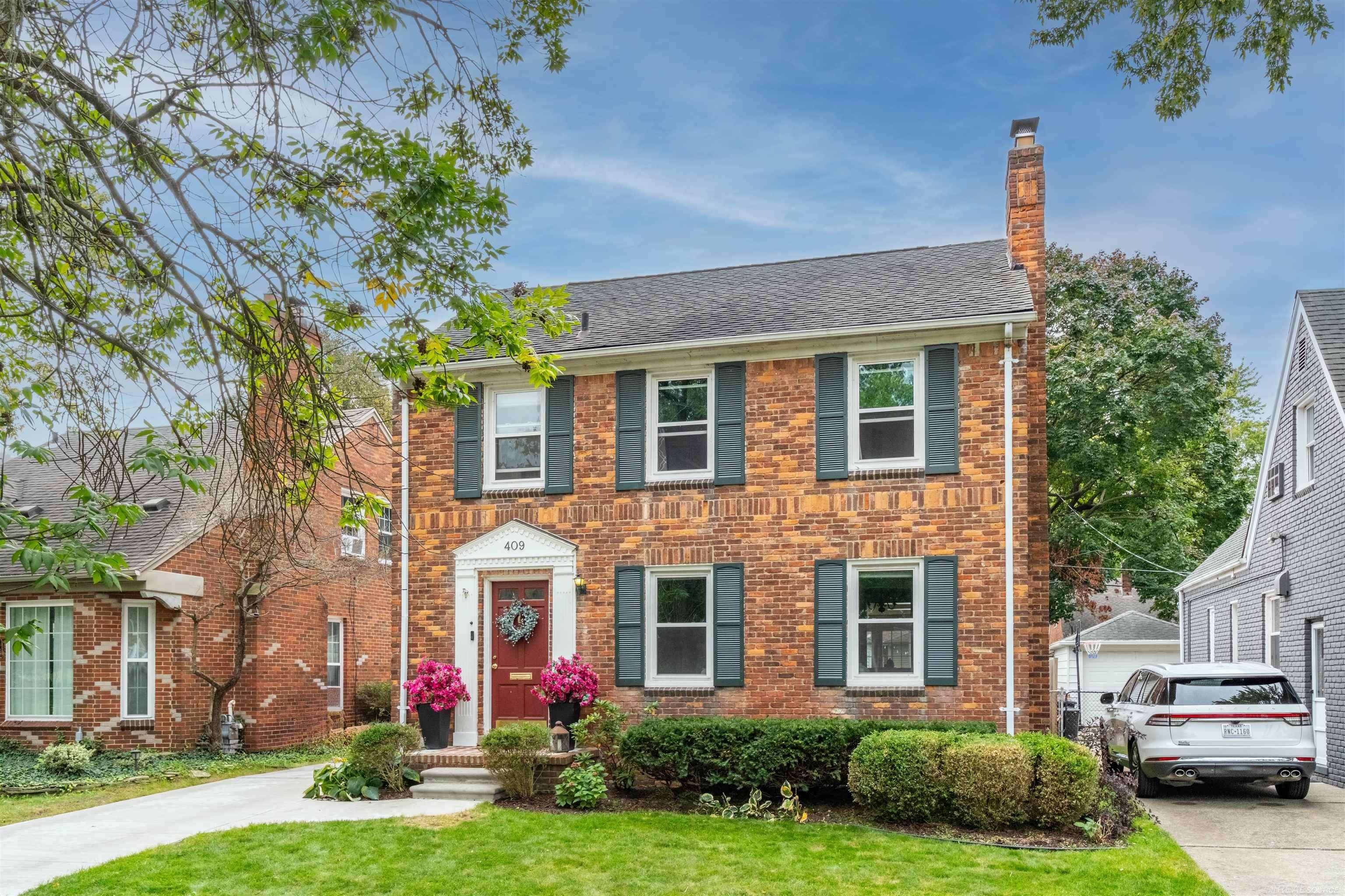 409 Madison ST, Grosse Pointe Farms, MI 48236