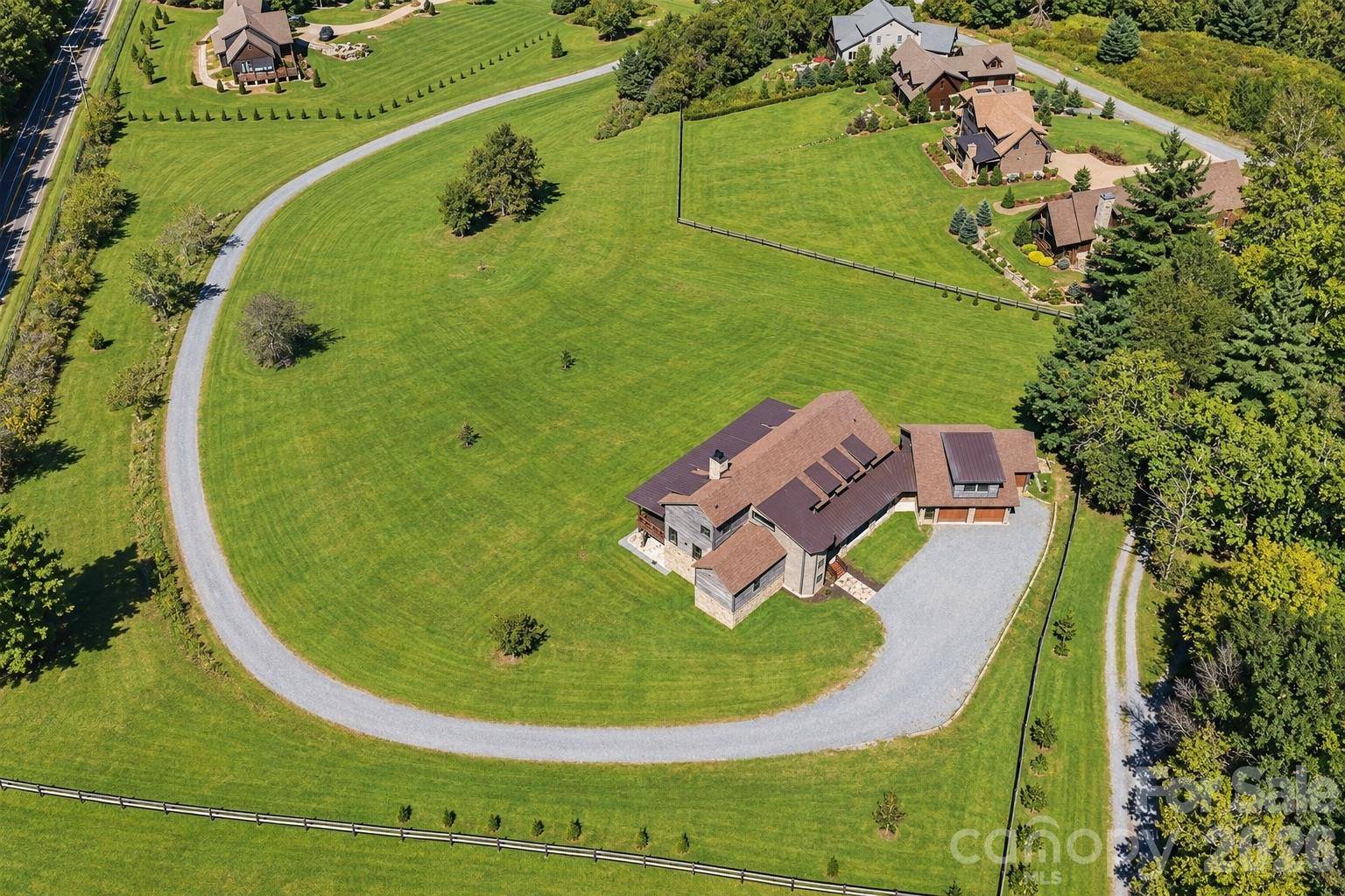 119 Summer Day DR, Blowing Rock, NC 28605