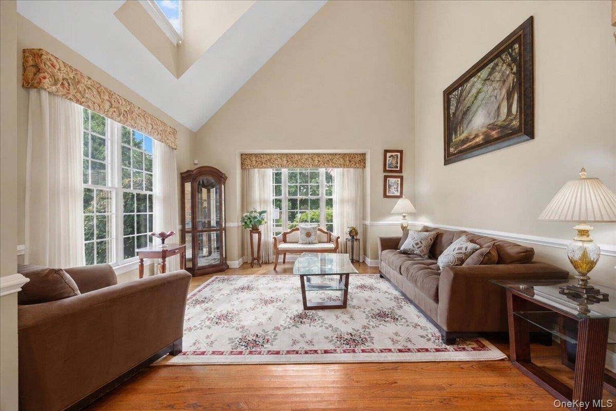 12 Sassinoro BLVD, Cortlandt Manor, NY 10567