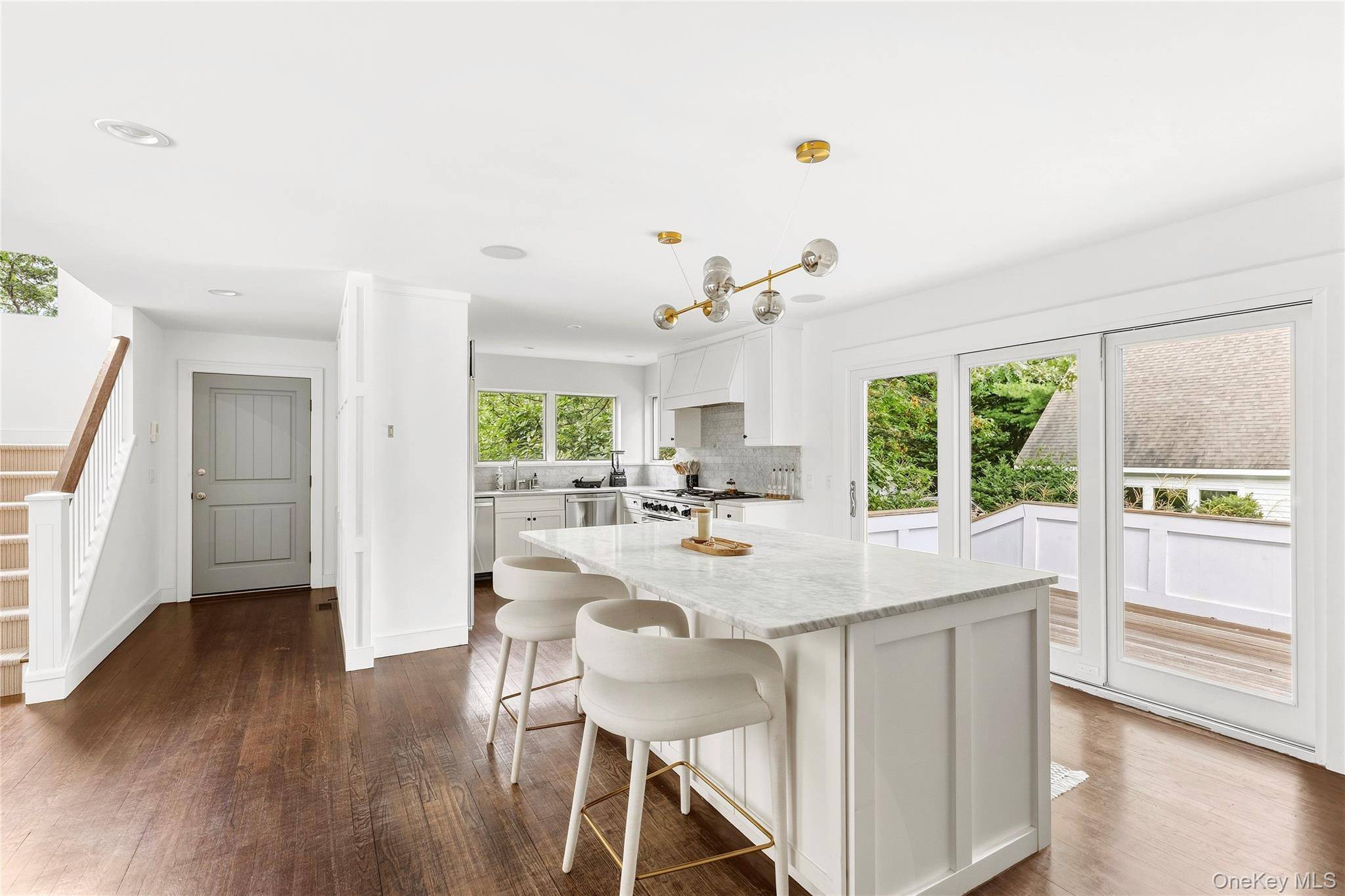 118 Two Holes Water RD, East Hampton, NY 11937