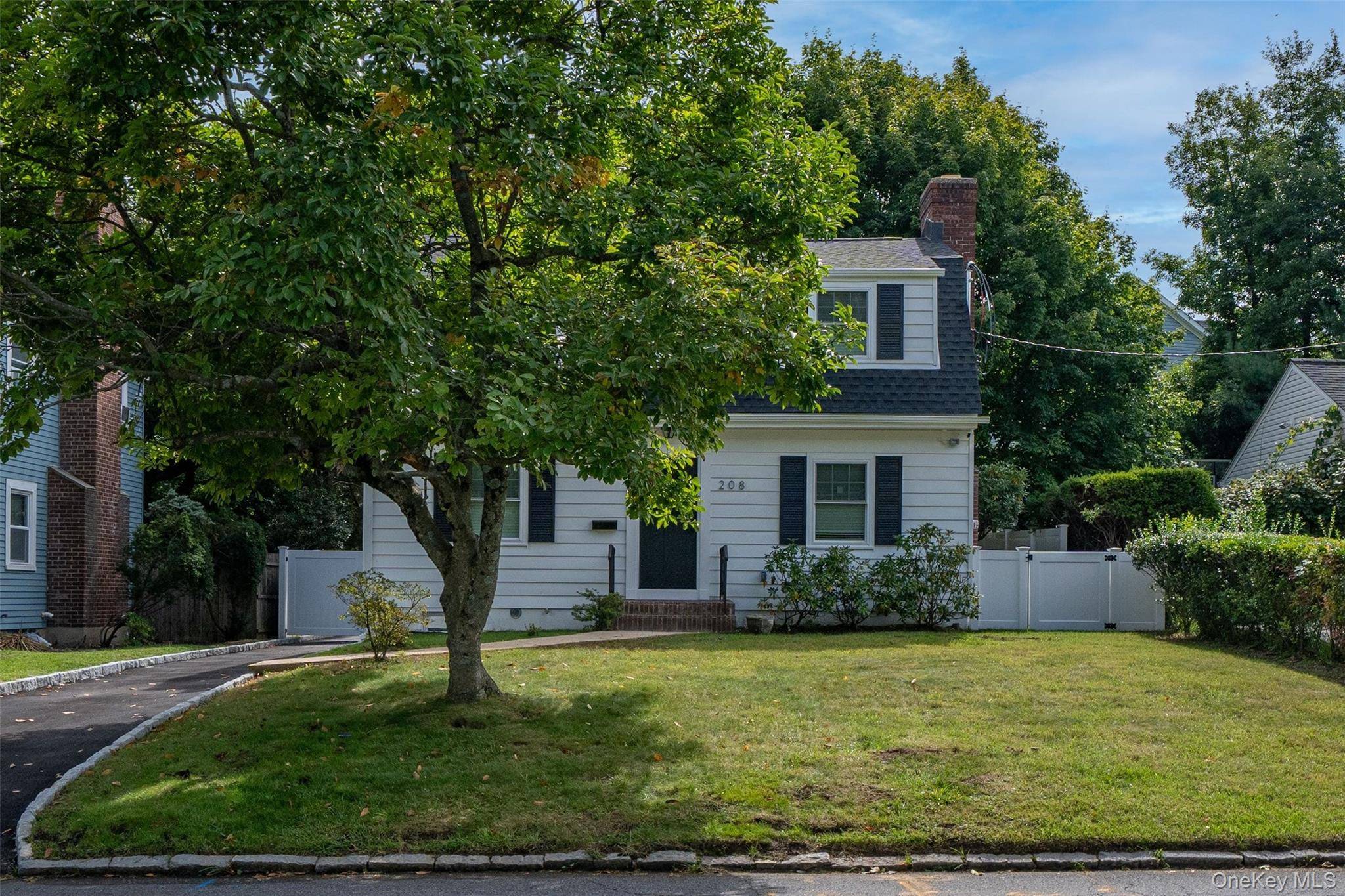 208 Lincoln AVE, Eastchester, NY 10709