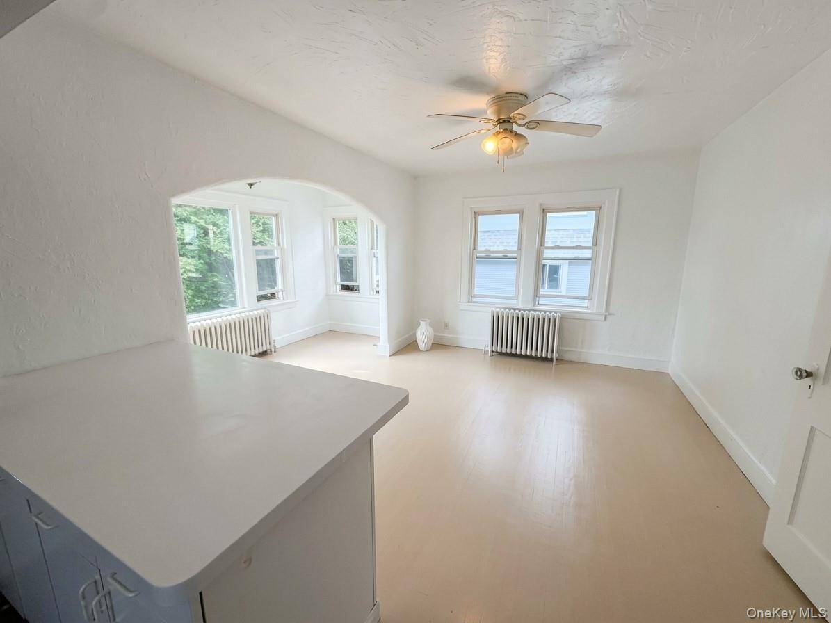 122 Greenvale AVE #Apt #2, Yonkers, NY 10703