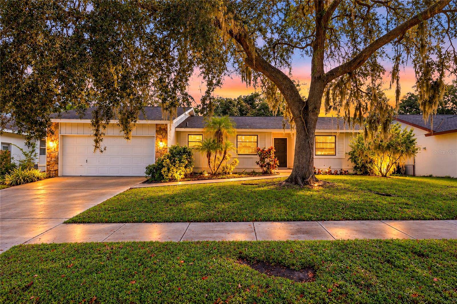 2475 WOOD OAK DR, Sarasota, FL 34232