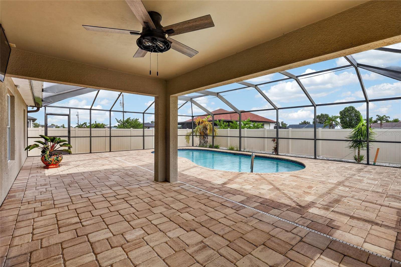 317 NE 9TH TER, Cape Coral, FL 33909