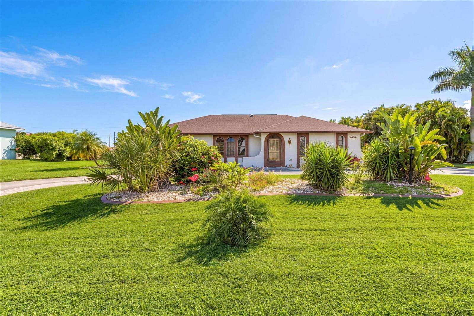 17161 WATERS EDGE CIR, North Fort Myers, FL 33917